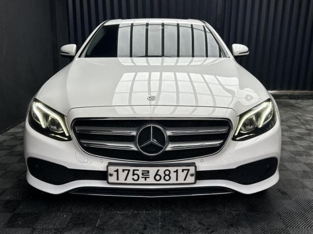 벤츠 E 클래스 (E 클래스 (W213. 16년~23년)) E220 d 4Matic