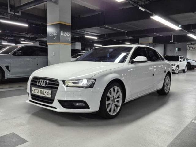 아우디 A4 (A4 (B8/8K. 09년~16년)) 30 TDI