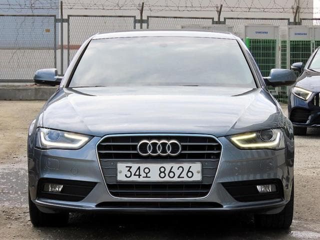 아우디 A4 (A4 (B8/8K. 09년~16년)) 2.0 TDI