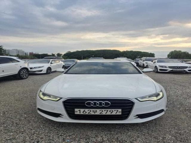 아우디 A6 (A6 (C7/4G. 11년~19년)) 2.0 TDI