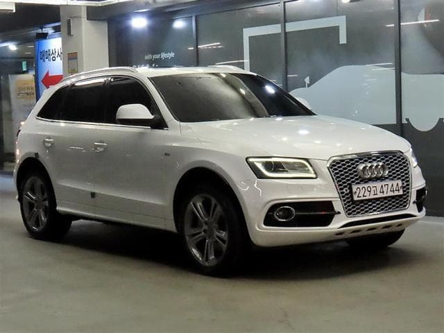 아우디 Q5 (Q5 (8R. 08년~17년)) 4 5 TDI 콰트로